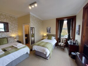 ダブルまたはツインルーム (Room 3) | アイロン / アイロン台、WiFi (無料)、ベッドシーツ