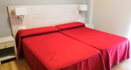 Hostal Restaurante Los Arcos