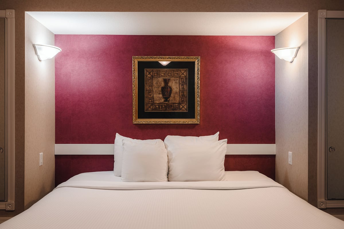 Premium Suite, 1 Bedroom | 2 bedrooms, desk, laptop workspace, iron/ironing board