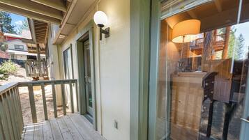 Basic Condo, Berbilang Katil, Non Smoking | Teres/patio