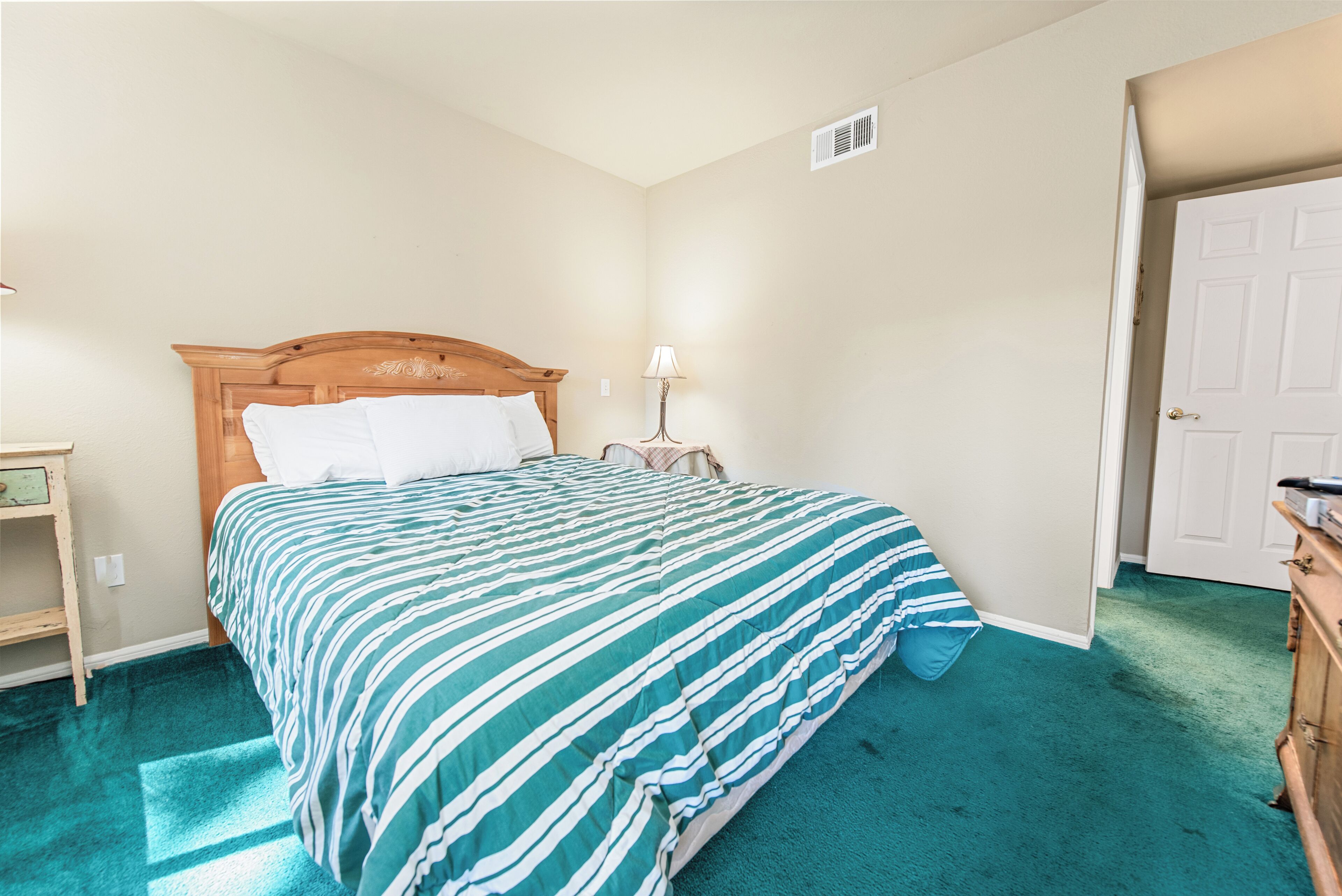 Basic Condo, Berbilang Katil, Non Smoking | 1 bilik tidur, seterika/papan seterika, Wi-fi percuma 