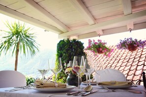 Outdoor dining - Hotel Per Astra (Perast)