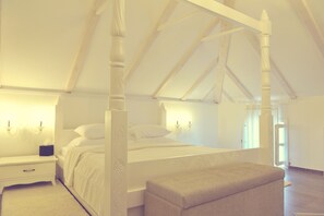 蜜月套房 | 1 多间卧室、迷你吧、客房内保险箱、特色装修