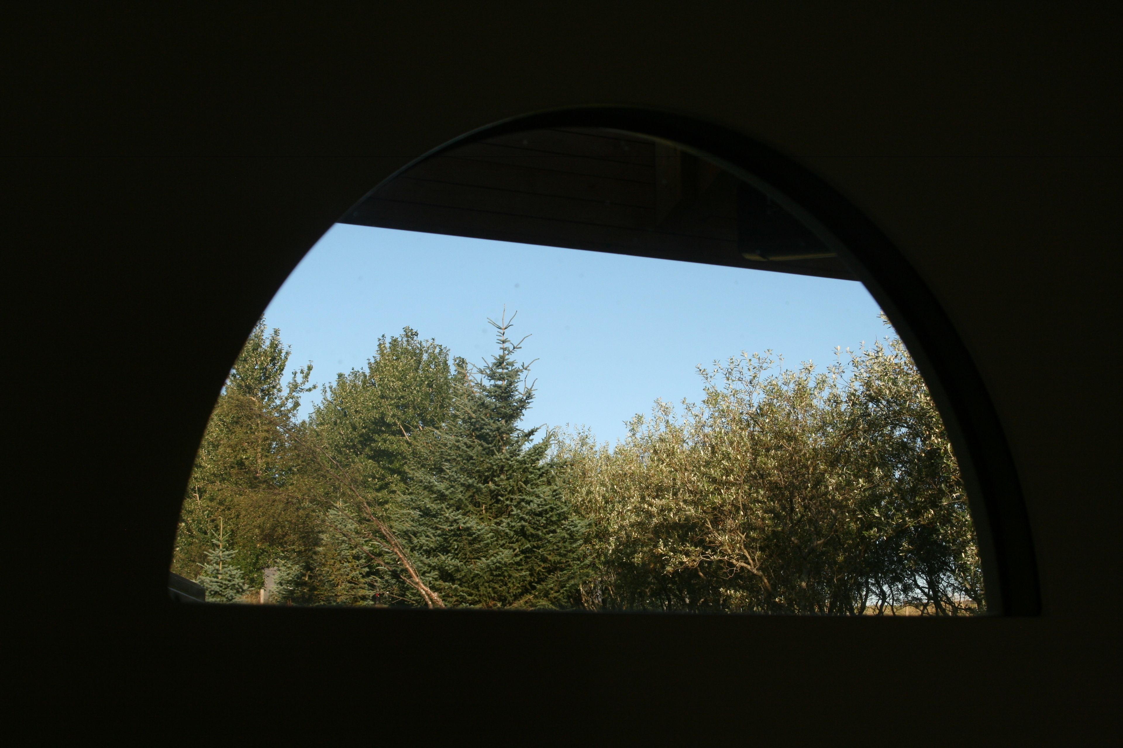 Basic Studio | Blackout drapes, soundproofing, WiFi (free), bed sheets