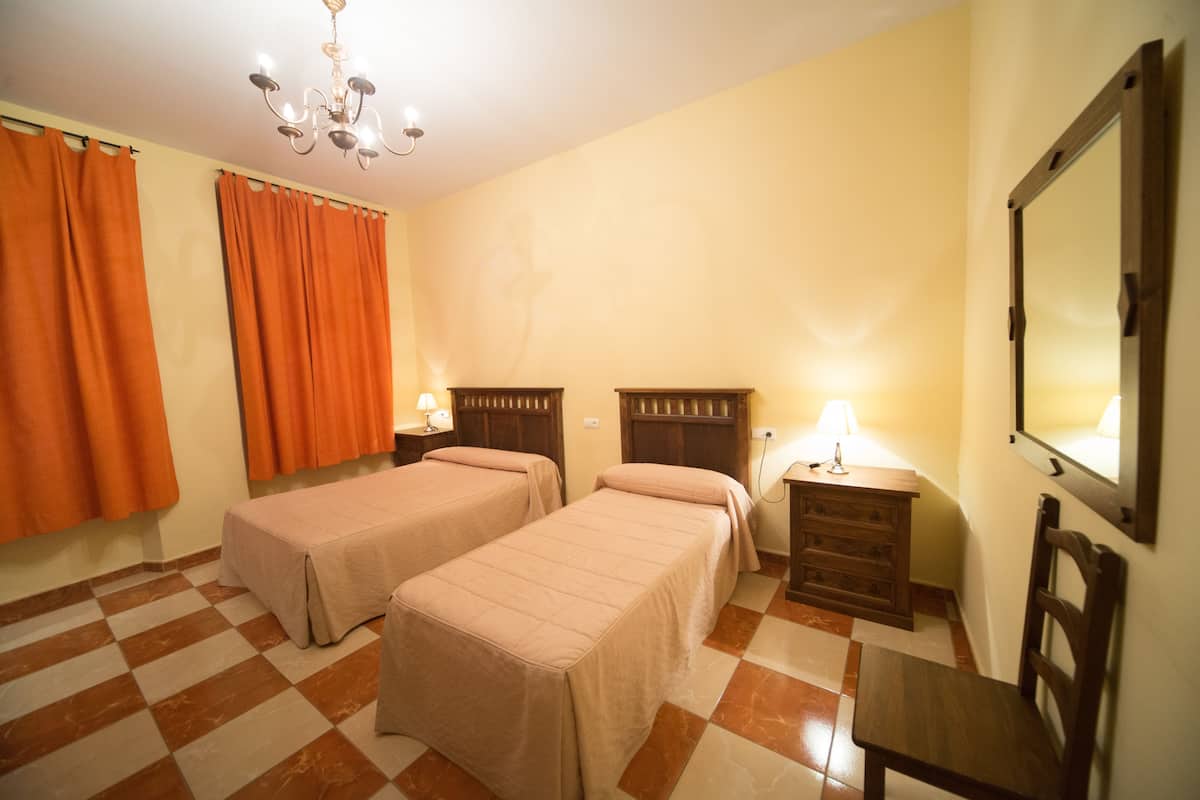 Free cots/infant beds, rollaway beds, free WiFi, bed sheets