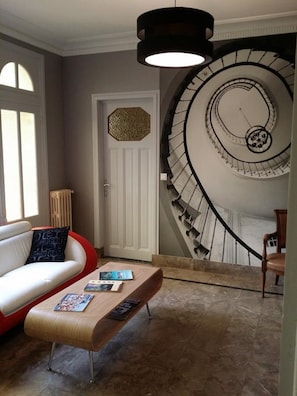 Lounge - Castel Bayeux Guesthouse (Bayeux)