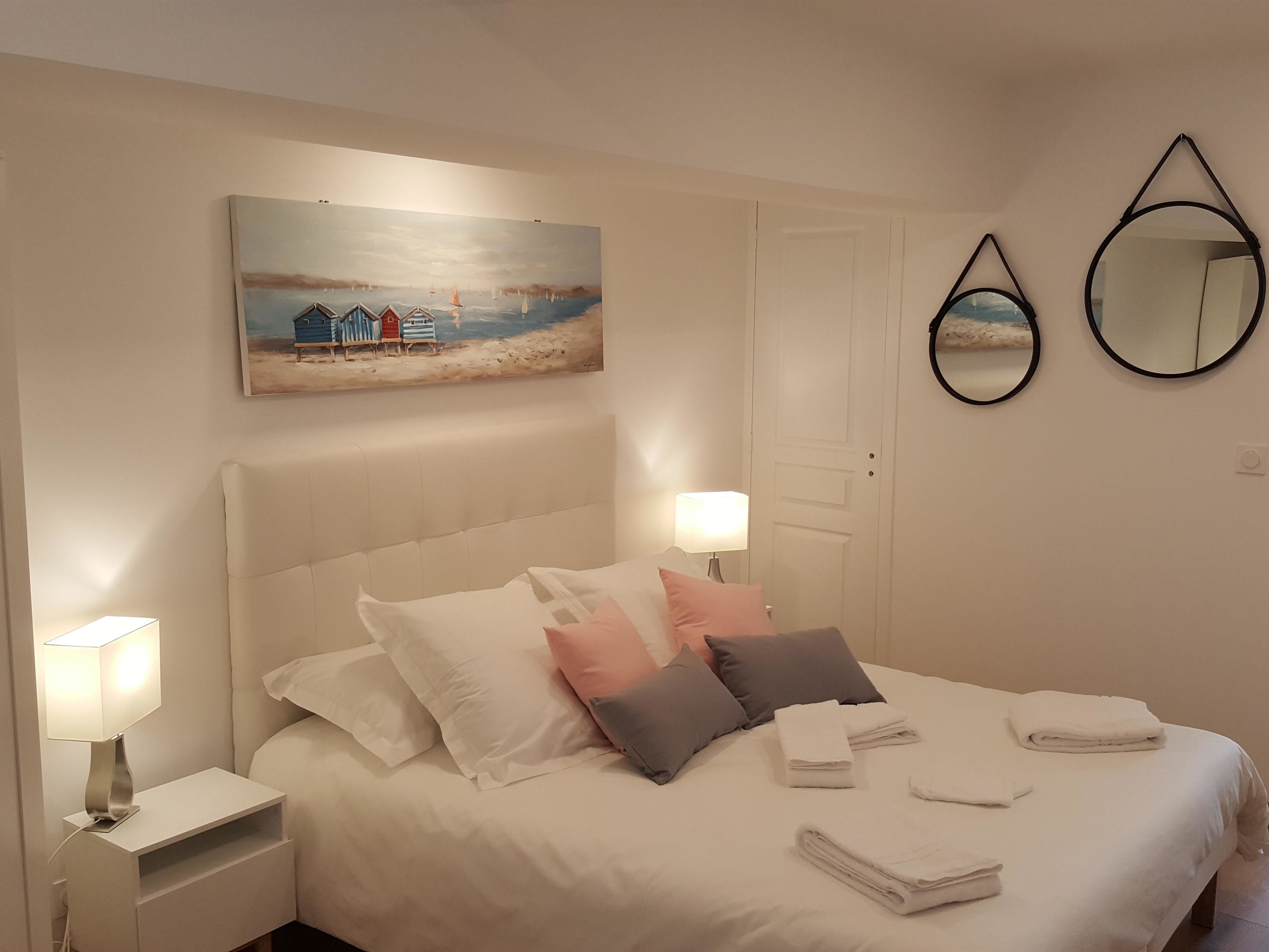 1 chambre, literie de qualité supérieure, décoration personnalisée