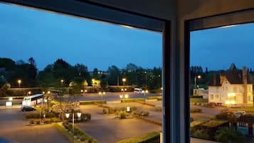 Furnished Apartment, Panoramic View (Queen bed or Twin Bed) | 1 Schlafzimmer, hochwertige Bettwaren, individuell dekoriert