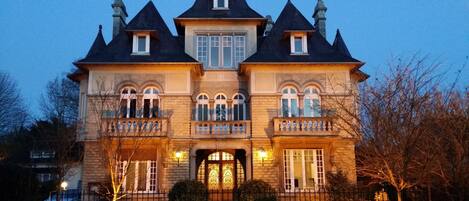 Front of property – evening/night