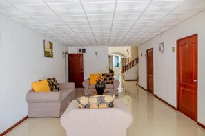 32-Zoll-Flachbildfernseher mit Kabelempfang, Fernseher