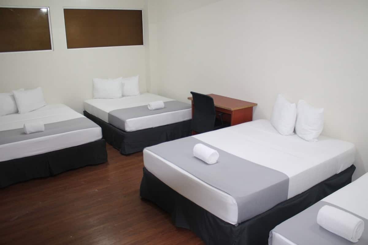 Classic Quadruple Room