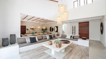 Casa Jero | Living room | Smart TV, fireplace, video game console, Netflix