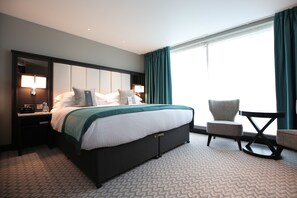 Premium bedding, in-room safe, desk, laptop workspace - Grand Central Hotel Belfast (Belfast)