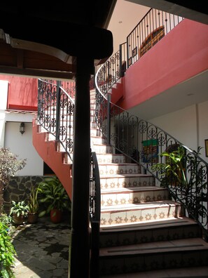 تفاصيل الفندق من الداخل