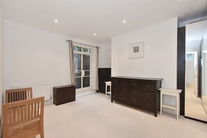 Living area - Belgravia Apartments - Cathcart Road (London)