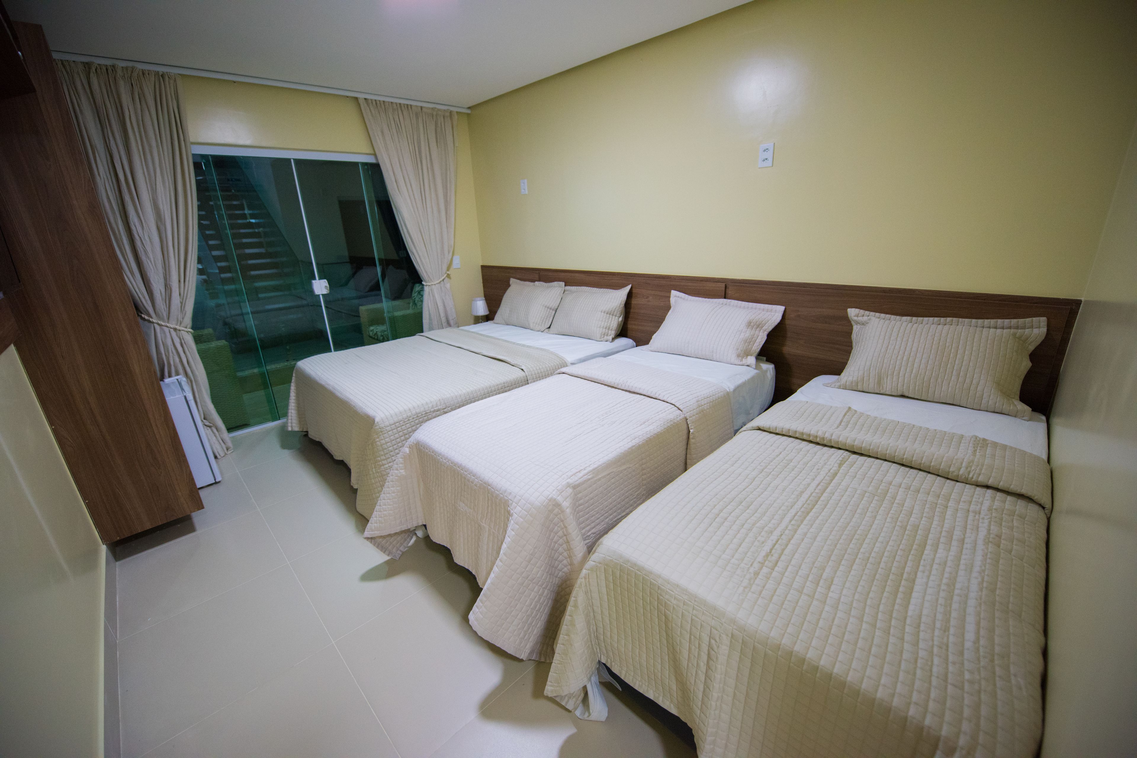 deluxe quadruple room | minibar, free cots/infant beds, free wifi, bed sheets