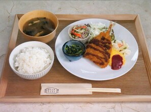 餐飲