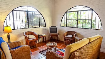 Townhouse Tradisional, 3 kamar tidur | Ruang keluarga | Smart TV