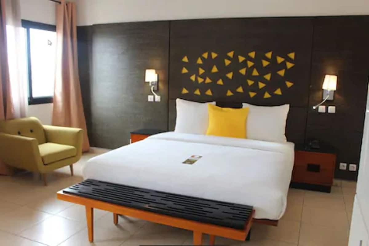 minibar, in-room safe, desk, blackout curtains