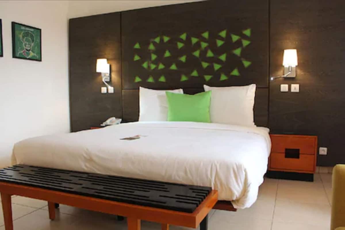 superior room | minibar, in-room safe, desk, blackout curtains