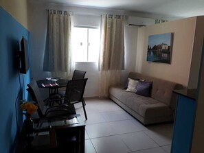 อพาร์ทเมนท์, 1 ห้องนอน | ห้องนั่งเล่น | ทีวีจอแบน