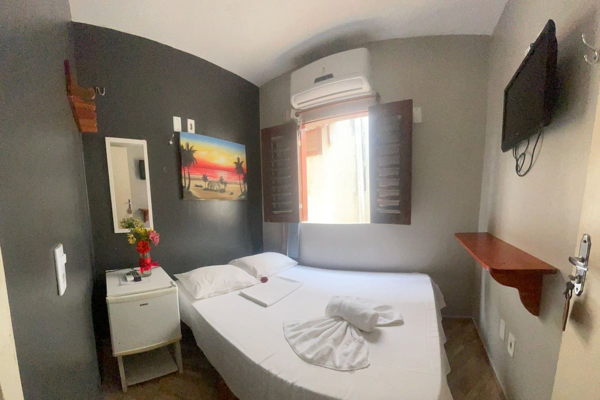 Economy Single Room | Minibar, iron/ironing board, free WiFi, bed sheets