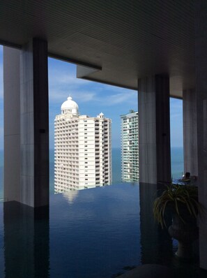 View from property - The Riviera Wongamat Hong Apartment (Pattaya)