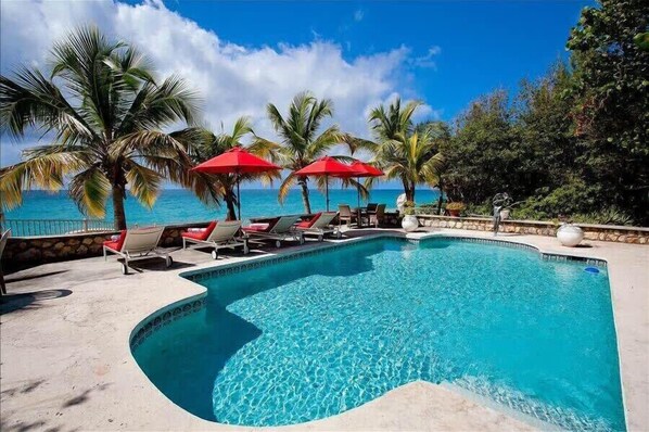 Pool - Baie Longue Beach House – Beachfront Luxury Retreat on Baie Longue, St. Martin (Terres Basses)