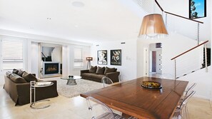 Interior - VILLA SAACHI - THE VINTAGE HOLIDAY HOUSES (Rothbury)
