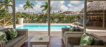 Contemporary design with comfort and style for the pink lovers