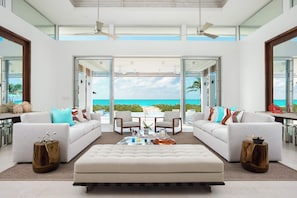 Fernseher, Tischfußball, Drucker