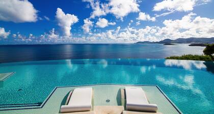 Luxuriöse Cliffside Villa, perfekt fĂŒr eine groĂe Gruppe