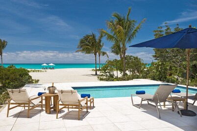Contemporary 3 bedroom beachfront beach house