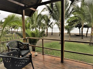 Bungalow, en front de plage | Balcon