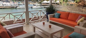 Masbango Apartment - 3 bedroom apartment with spectacular view of Spanish water