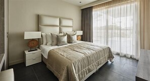 4 bedrooms, iron/ironing board, WiFi, bed sheets - The Pearl of Jan Thiel  2 – Luxury Designer Villa with Private Pool & Resort Facilities in Curaçao (Willemstad)