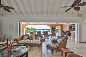 Fernseher, Stereoanlage