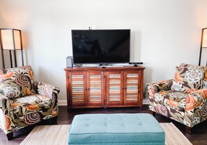 Smart-TV, videospill, Netflix og DVD-spiller