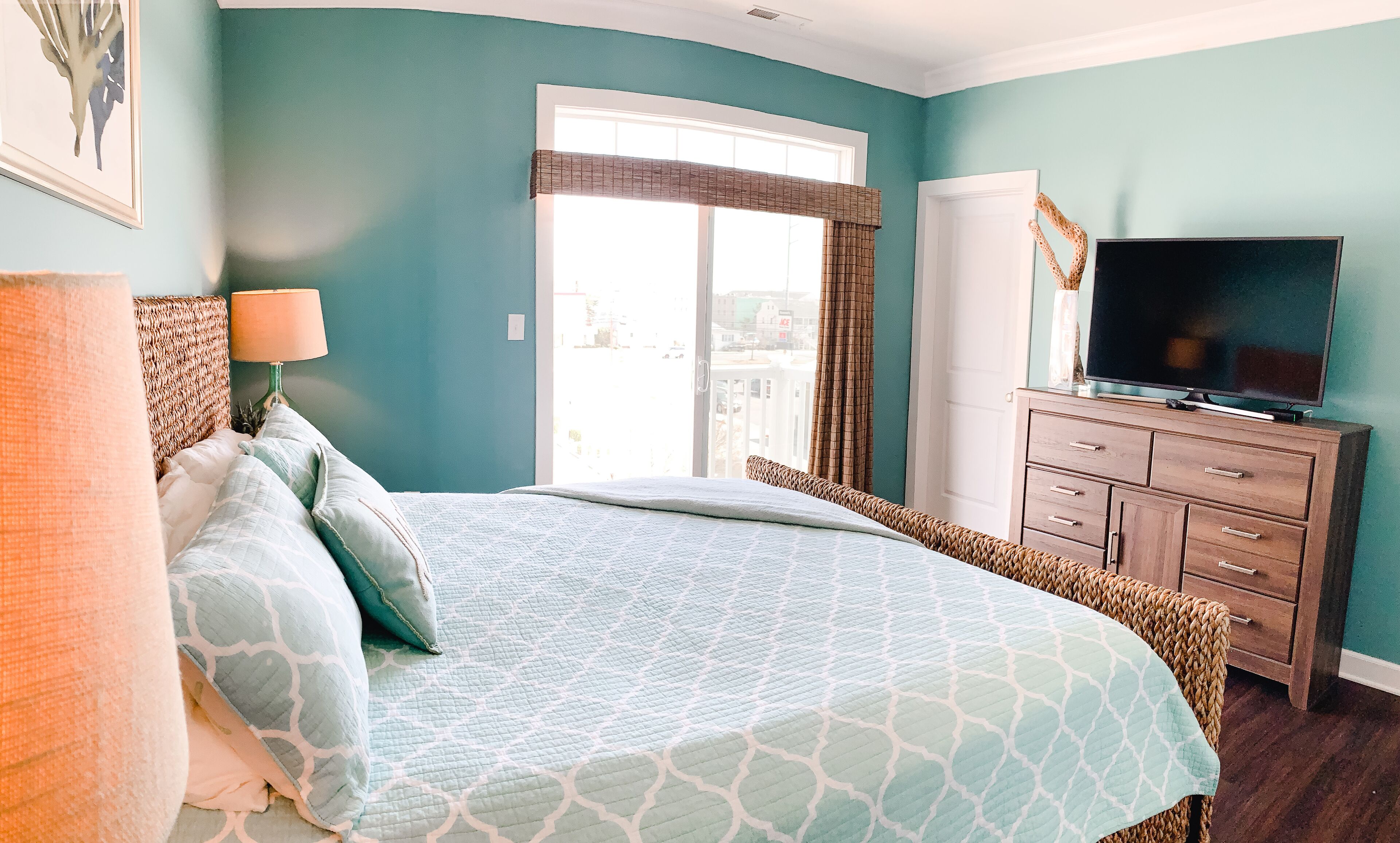 4 quartos, ferros/tábuas de passar roupa, berço de viagem