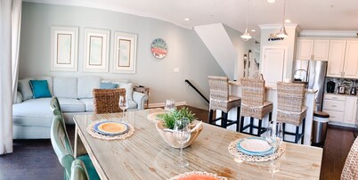 "BEACH PARADISE II" 4-BR/3.5-BA Exquisite Townhouse with POOL & GARAGE