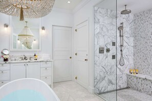 Shower, towels - Coral House – 7-Bedroom Grace Bay Beachfront Villa with Pool, Chef & Butler | Turks and Caicos (Leeward Settlement)