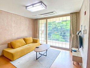 Standard Ondol Room | Mörkläggningsgardiner, gratis wi-fi och sängkläder