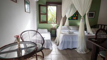 Quarto luxo, vista para o mar | Frigobar, cofres nos quartos, berços grátis, Wi-Fi de cortesia