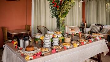 Free daily buffet breakfast