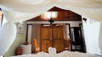 Suíte Mar Especial | Frigobar, cofres nos quartos, berços grátis, Wi-Fi de cortesia