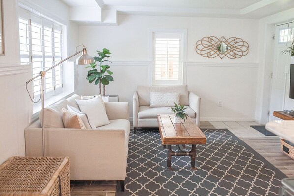 Smart TV - The Sycamore Bungalow located near attractions in The Amish Country.  (Lancaster)