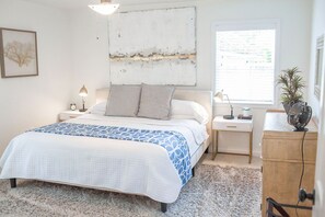 2 bedrooms, desk, iron/ironing board, travel crib - The Sycamore Bungalow located near attractions in The Amish Country.  (Lancaster)