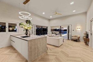 Interior - Villa YELLOW LOTUS – Luxe Family Villa with Pool & Gym in Vista Royal, Jan Thiel (Jan Thiel)