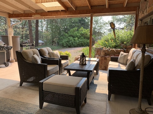 Historisches Pine Cone Inn aus dem Jahr 1925