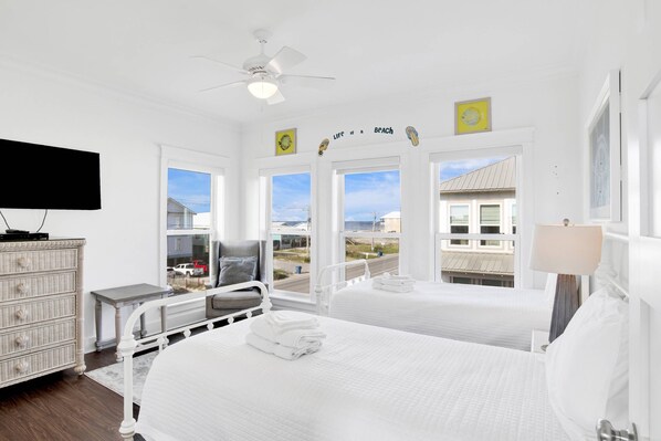 2 bedrooms, iron/ironing board, Internet, bed sheets